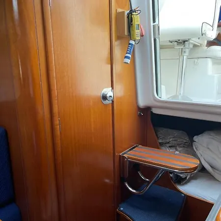 船上ホテル Ma Choune Bateau A Quai Village Naturiste
