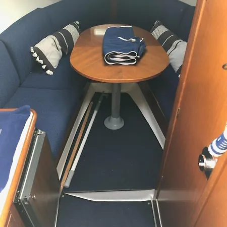 Ma Choune Bateau A Quai Village Naturiste * アグド