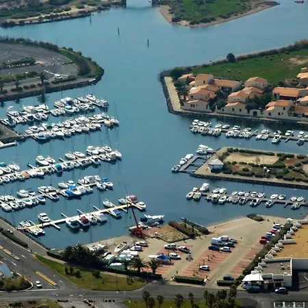 Ma Choune Bateau A Quai Village Naturiste アグド